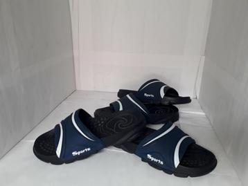 Zwembad sauna of thuis Slippers beschikbaar voor biedingen