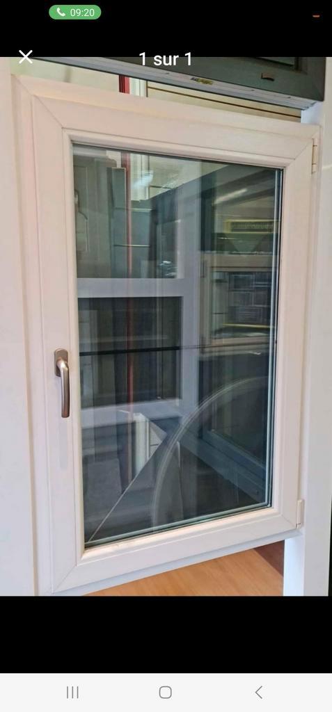 Châssis neuf de démonstration triple vitrage, Doe-het-zelf en Bouw, Raamkozijnen en Schuifdeuren, Nieuw, Ophalen