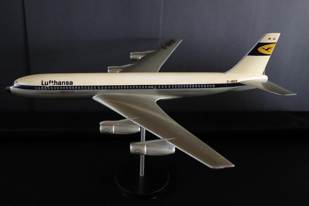 Raise Up Rotterdam - Une maquette d'avion en aluminium - Lufthansa