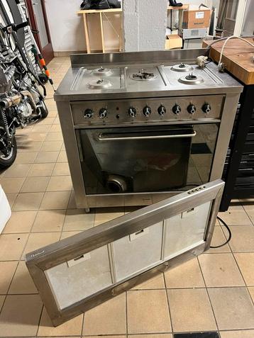 Prachtig 5 pits gasfornuis met elektrische oven en dampkap, Elektronische apparatuur, Fornuizen, Ophalen, Zo goed als nieuw