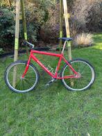 Frame van mountainbike Raleigh, rode fiets frame, Fietsen en Brommers, Fietsen | Crossfietsen en BMX, Gebruikt, Ophalen