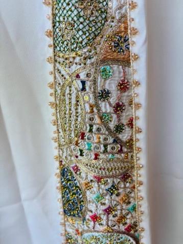 a vendre caftan avec sari - 150€ beschikbaar voor biedingen