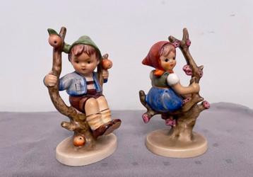 Goebel Hummel 141/3/0 en 142/3/0 Apple Tree Girl & Boy beschikbaar voor biedingen