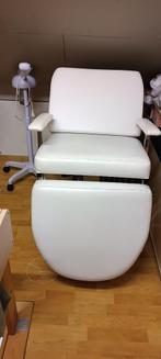 Medische stoel voor massages en anhandelingen., Ophalen