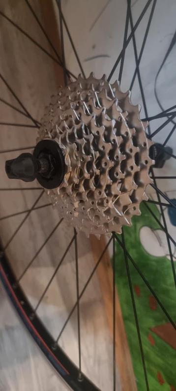 2 Roues  Shimano Deore + cassette  neuf 
+ chaine neuf  beschikbaar voor biedingen