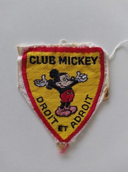 Vintage Ecusson / Patch - Club Mickey - Droit et Adroit, Verzamelen, Disney, Gebruikt, Kleding of Textiel, Mickey Mouse, Ophalen of Verzenden