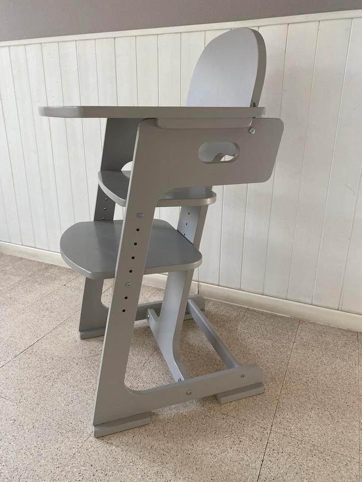 Houten kinderstoel, Kinderen en Baby's, Kinderstoelen, Zo goed als nieuw, Afneembaar eetblad, Ophalen