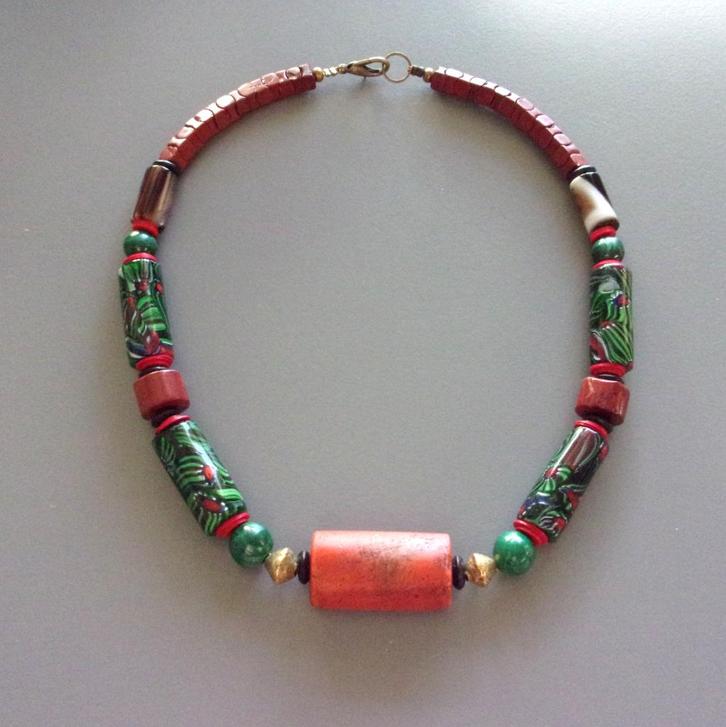 Collier en perles de troc anciennes de Venise, jaspe rouge, Bijoux, Sacs & Beauté, Colliers, Neuf, Pierre ou Minéral, Rouge, Avec pierre précieuse