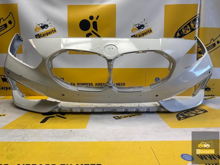 BMW 1 Serie F40 Voorbumper 4X PDC origineel 51117459708, Auto-onderdelen, Carrosserie, Bumper, BMW, Voor, Gebruikt