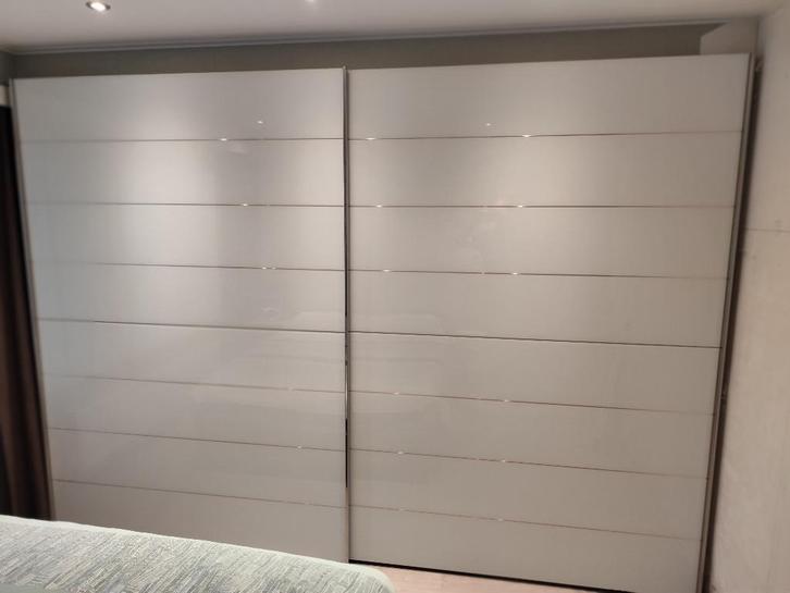 Moderne grote kleerkast met schuifdeuren., Huis en Inrichting, Kasten | Kleerkasten, Gebruikt, 200 cm of meer, 200 cm of meer