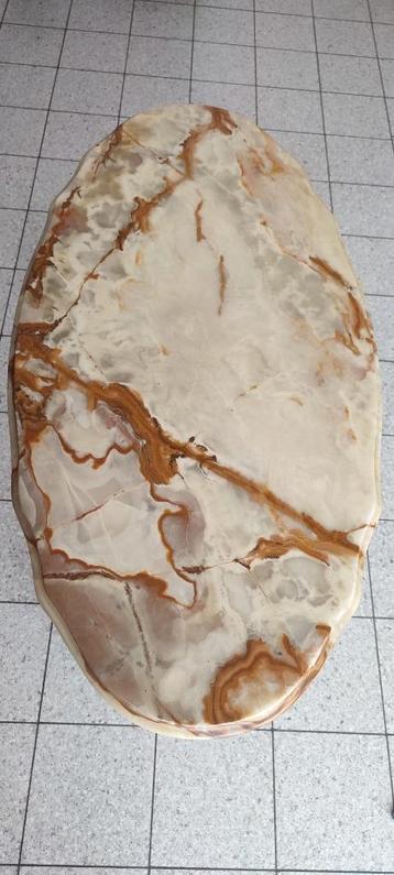 Table Onyx ... idéale dans maison de maître  beschikbaar voor biedingen
