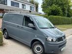 VOLKSWAGEN TRANSPORTER T5 2.0TDI 3PLAATS AIRCO PDC TOPSTAAT, Auto's, Voorwielaandrijving, Euro 5, Stof, Zwart