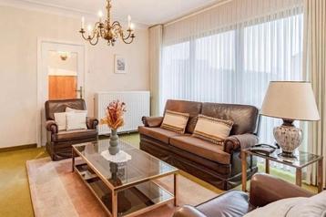 Lederen salon beschikbaar voor biedingen