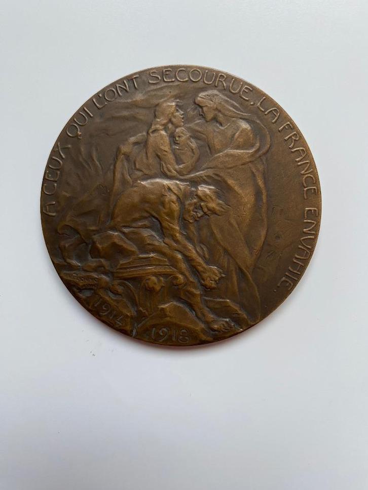 MÉDAILLE - A CEUX QUI L'ONT SECOURUE. LA FRANCE ENVAHIE, Postzegels en Munten, Penningen en Medailles, Brons, Verzenden