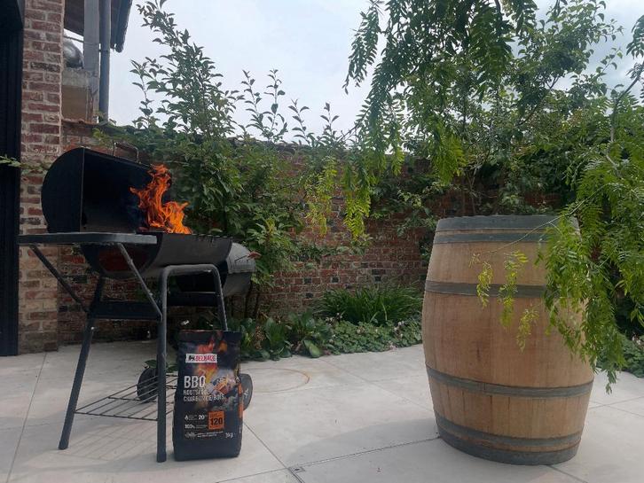 Eiken wijnvaten van 225L - Tafel - Regenton - Bloembak, Tuin en Terras, Regentonnen, Gebruikt, Hout, 150 liter of meer, Ophalen