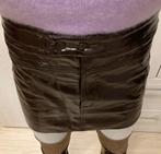 Gloednieuwe vinyl minirok Pull&Bear M, Maat 38/40 (M), Bruin, Nieuw, Ophalen of Verzenden