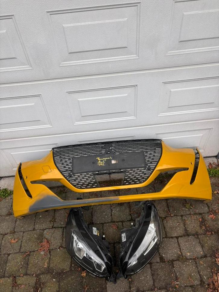 Pare-choc avant+calandre Peugeot 208 II GT LINE année 2019-, Auto-onderdelen, Carrosserie, Bumper, Peugeot, Voor, Gebruikt, Ophalen