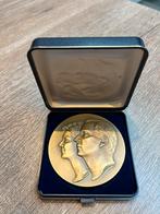 Medaille Koning Albert en Koningin Paola, Postzegels en Munten, Penningen en Medailles, Overige materialen, Ophalen