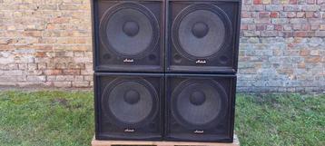 4 x 18inch subs en 1 dubble 15inch kast van aztek