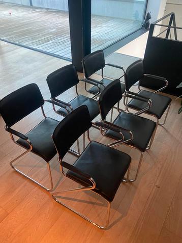 6x ‘vintage modern’ stoel beschikbaar voor biedingen