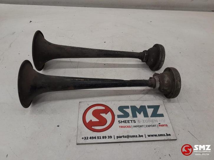 Occ set van 2 hoorns / claxons Scania, Auto-onderdelen, Vrachtwagen-onderdelen, Scania, Elektronica en Kabels, Gebruikt