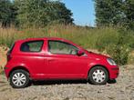 TOYOTA YARIS AUTOMAAT MET 100.000 KM, Automaat, 48 kW, Berline, Grijs