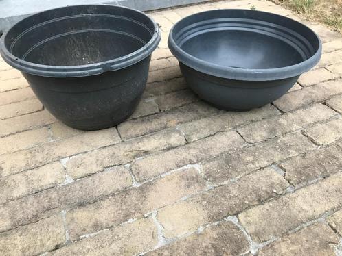 2 gijze ronde lage bloempotten, Tuin en Terras, Bloempotten, Gebruikt, Minder dan 40 cm, 25 tot 40 cm, Rond, Ophalen of Verzenden