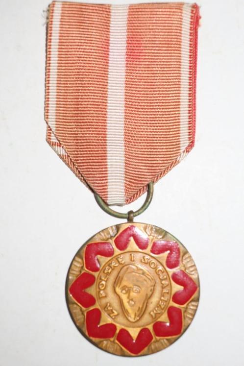 Médaille Polonaise ... Ludwik Warynski , PZPR, Verzamelen, Militaria | Algemeen, Overige soorten, Lintje, Medaille of Wings, Ophalen of Verzenden