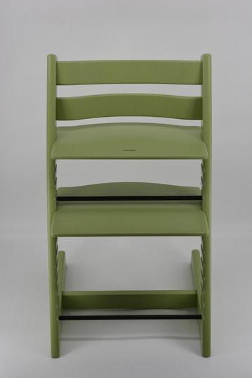 Stokke Tripp Trapp Moss Green – Refurbished nieuw model beschikbaar voor biedingen