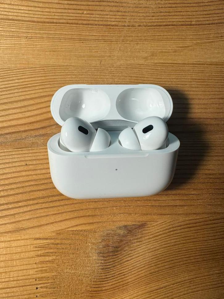AirPods Pro 2 usbc – Comme neufs – Achetés juillet 2025, Telecommunicatie, Mobiele telefoons | Oordopjes, Zo goed als nieuw, Ophalen