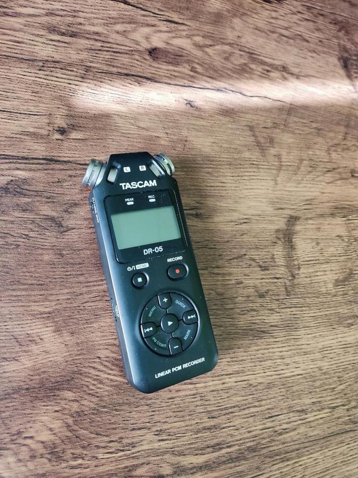 Enregistreur PCM linéaire Tascam DR-05, TV, Hi-fi & Vidéo, Appareils professionnels, Utilisé, Audio, Enlèvement ou Envoi