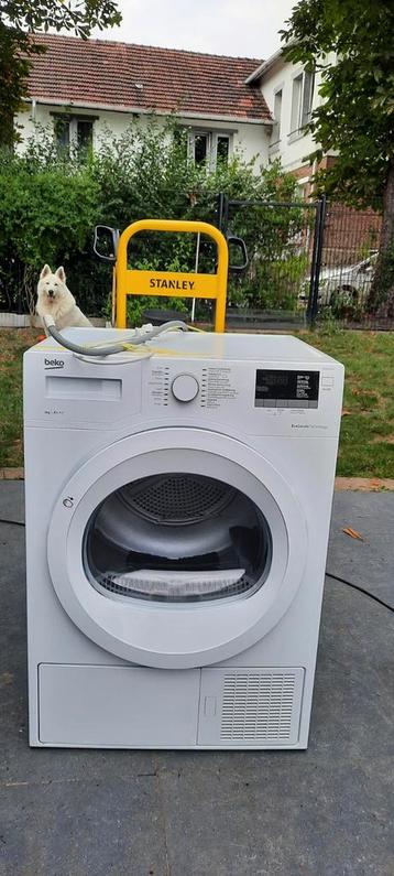 Perfect draaiende droogkast beschikbaar voor biedingen
