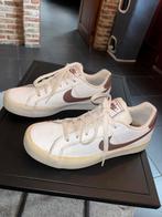 Nike sneaker maat 38,5, Ophalen of Verzenden, Zo goed als nieuw