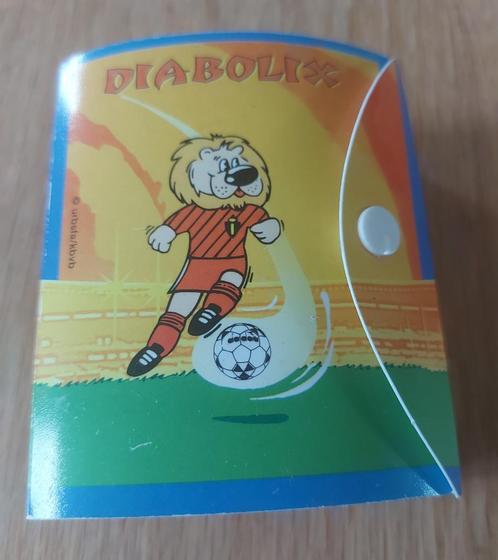 Dossier diabolix mascotte de football Diables Rouges, Collections, Articles de Sport & Football, Utilisé, Cartes de joueur, Enlèvement ou Envoi