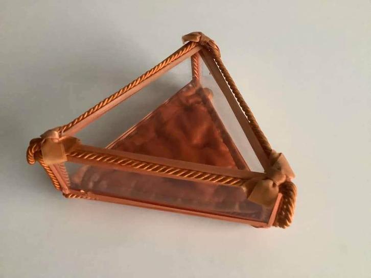 brocante driehoekige vitrinedoos, Antiek en Kunst, Antiek | Glaswerk en Kristal, Ophalen of Verzenden