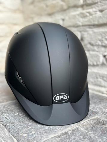 Nieuwe GPA helm maat 59 beschikbaar voor biedingen