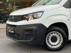 Peugeot Partner 3ZIT / CARPLAY / SENSOREN / AIRCO / CRUISCON, Auto's, Stof, Gebruikt, 4 cilinders, Wit