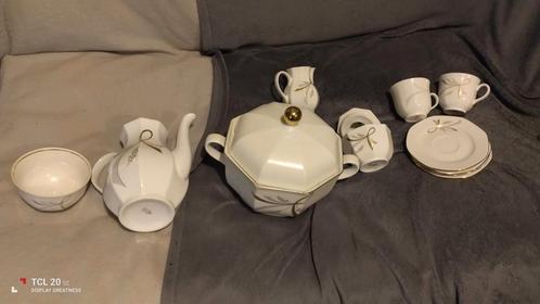 Service à café ou thé en porcelaine jolie finition., Antiek en Kunst, Antiek | Servies compleet