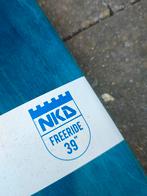 Longboard NKD 39" – Premium Allround, Enlèvement ou Envoi, Comme neuf, Longboard