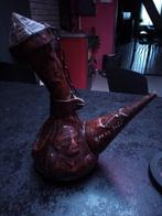 Décanteur  a vin d origine espagnol recouvert de cuir