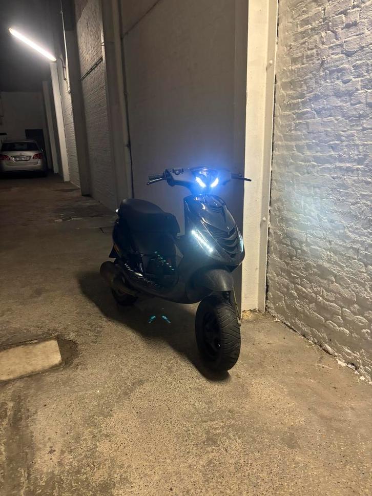 Piaggio zip b klasse 125cc, Fietsen en Brommers, Scooters | Piaggio, Zo goed als nieuw, Zip, Ophalen