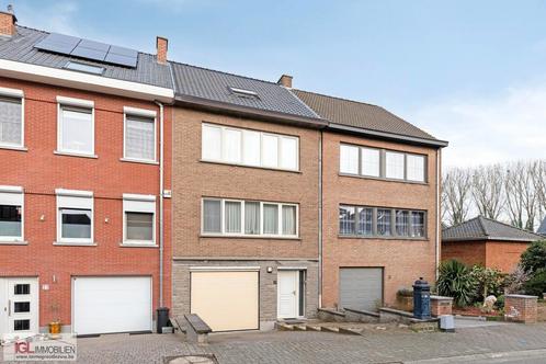 Huis te koop in Sint-Pieters-Leeuw, Immo, Huizen en Appartementen te koop, Vrijstaande woning, D