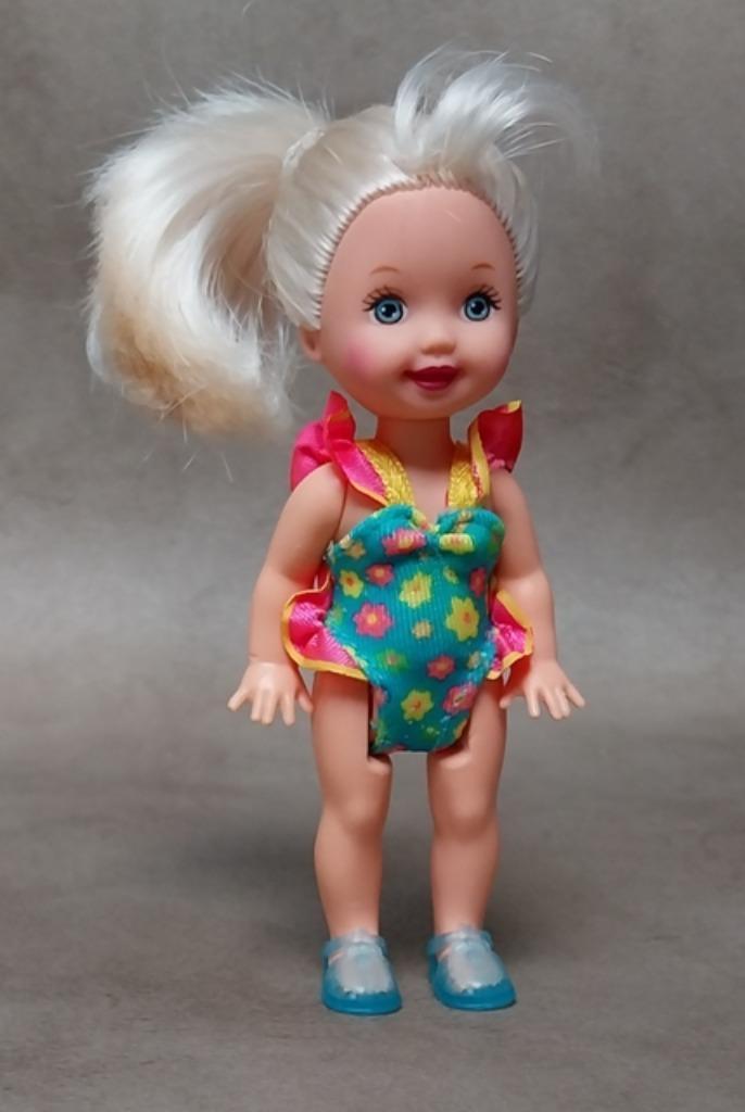 Barbie Pool Fun Shelly (Kelly) popje uit 1996, Kinderen en Baby's, Speelgoed | Poppen, Gebruikt, Barbie, Ophalen of Verzenden