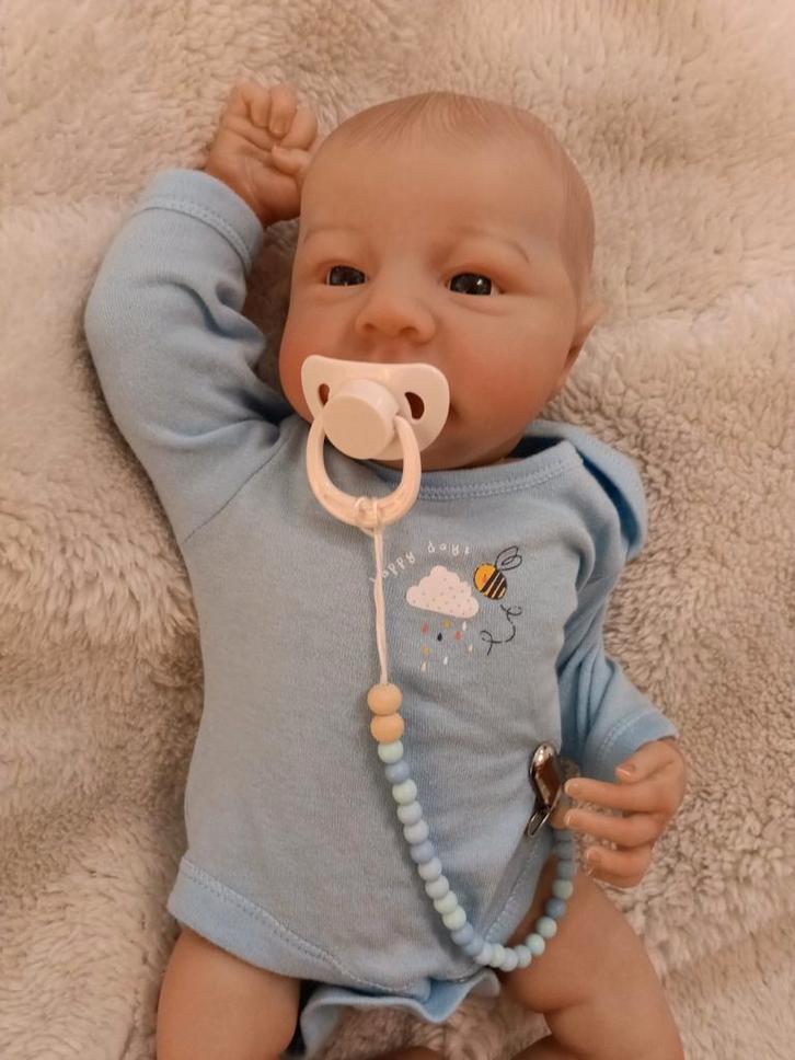 Realistische Reborn Babypop met fopspeen. 2,1 kg, Kinderen en Baby's, Speelgoed | Poppen, Nieuw, Barbie, Verzenden