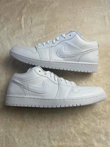 Nike Air Jordan 1 Low White (44) beschikbaar voor biedingen