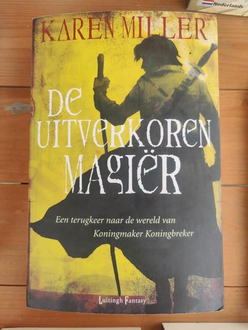 Karen M. Miller - De uitverkoren Magiër, Boeken, Fantasy, Zo goed als nieuw, Ophalen of Verzenden