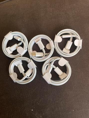5 snelladers van usb c naar usb c beschikbaar voor biedingen