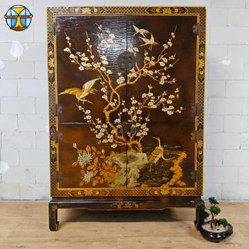 Vintage Chinese kast rood en goud vogels en bloemen bohemian beschikbaar voor biedingen