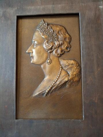 Relief beeld Koningin Astrid  1935 beschikbaar voor biedingen