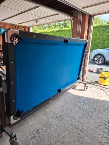 Handig opbergbare pooltafel (inclusief keu en ballen) beschikbaar voor biedingen